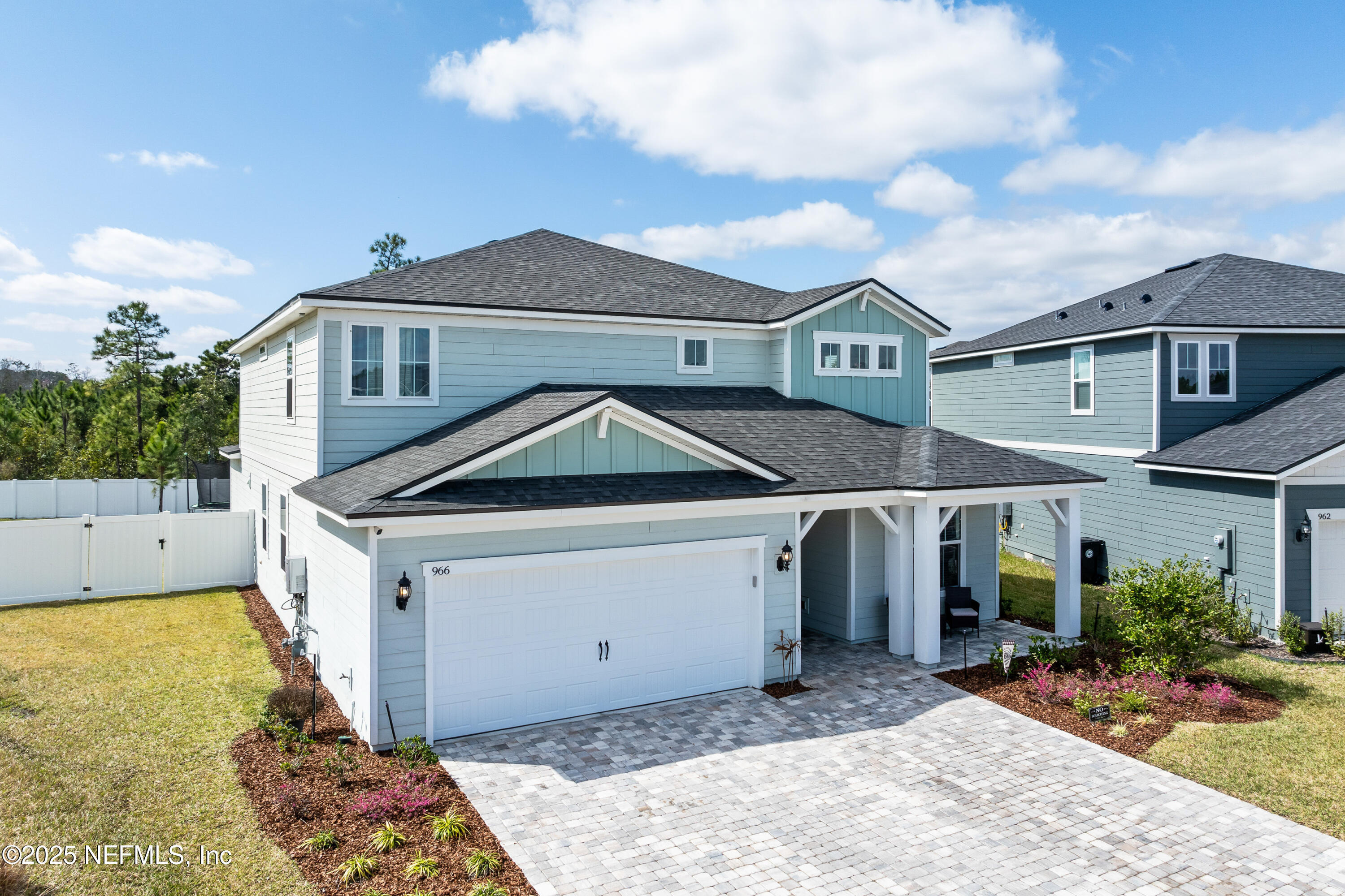 Property Photo: 966 Rooster Hollow Way FL 32068