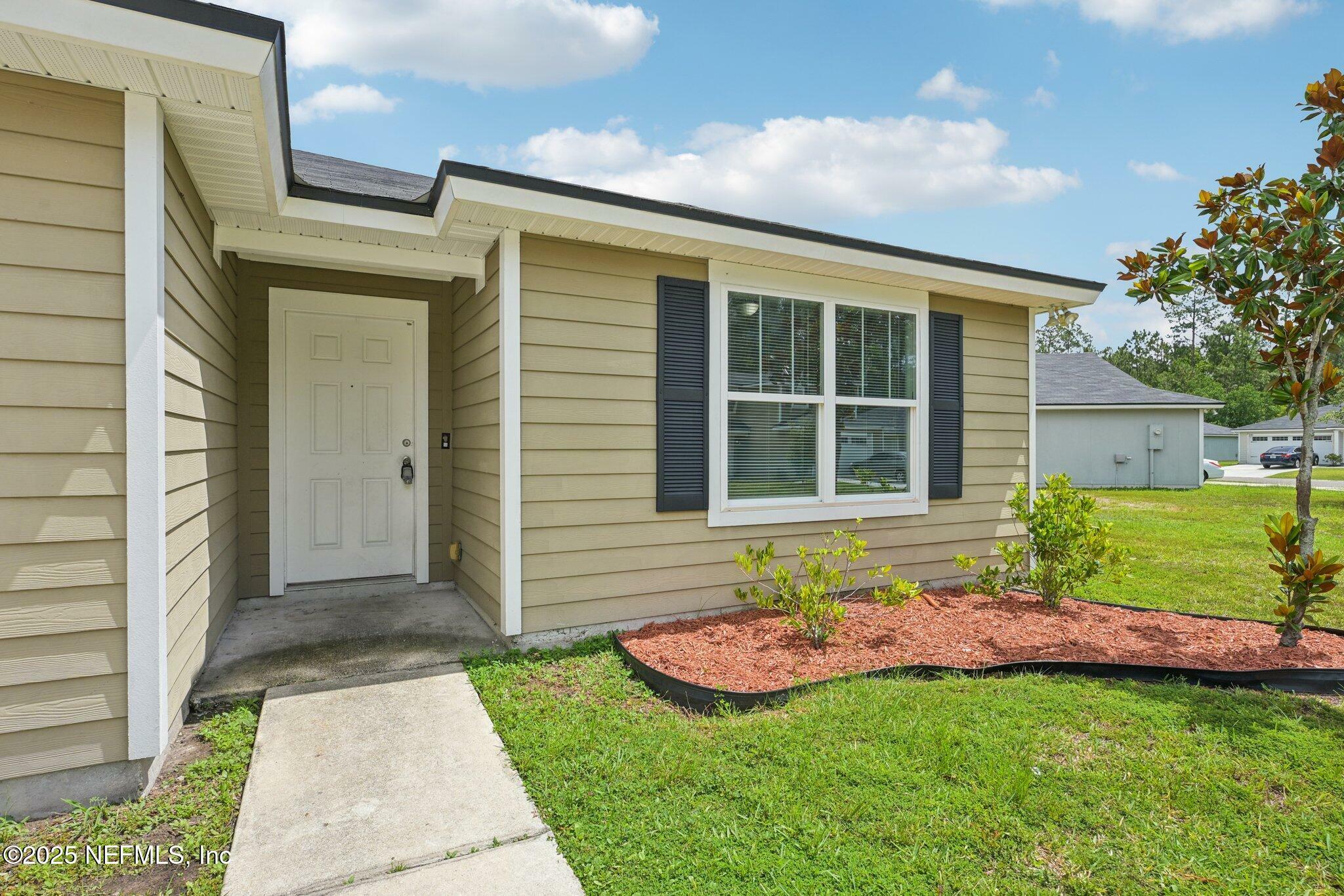 Property Photo: 7125 Plymouth Grove Court FL 32220