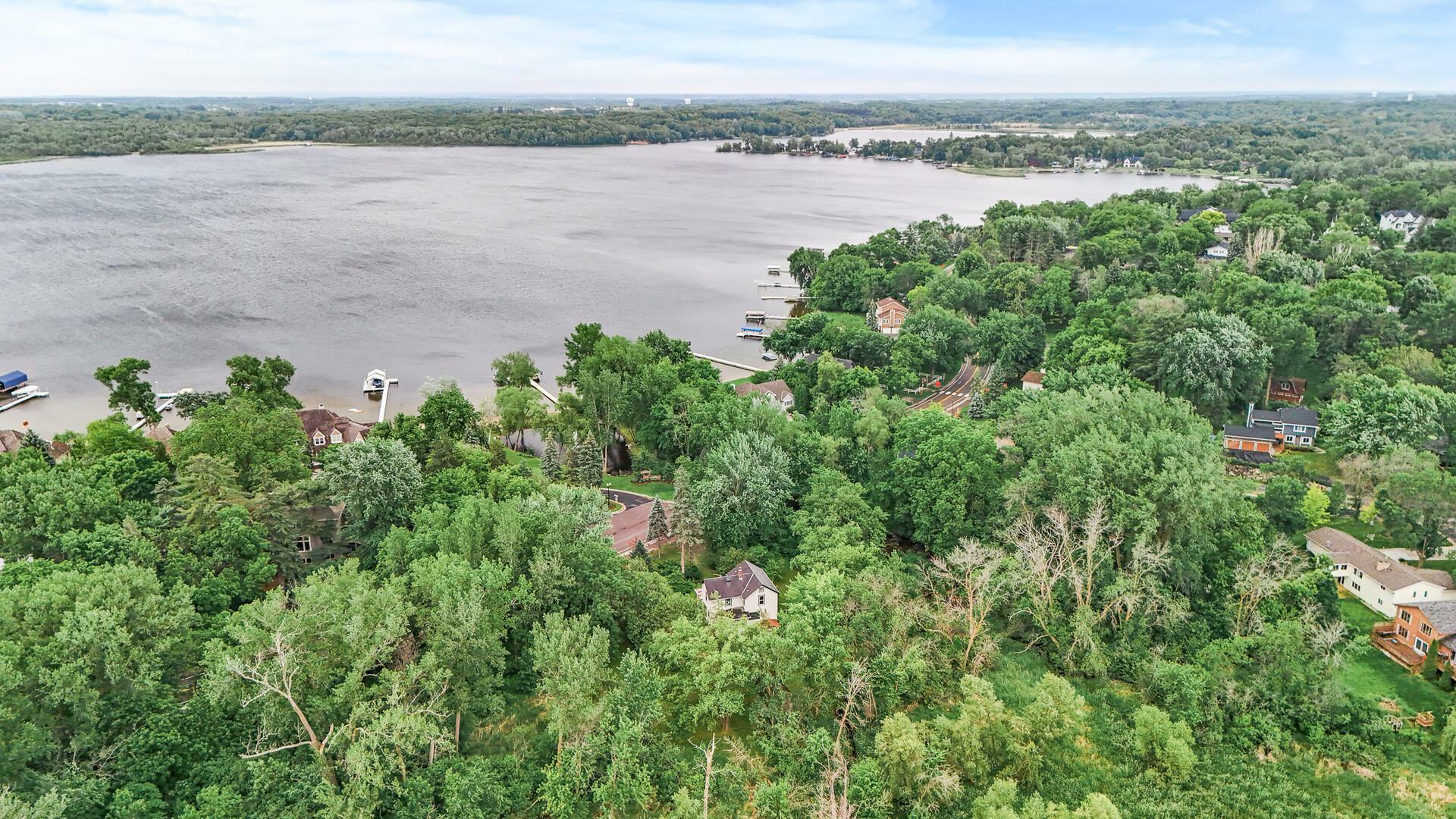 Property Photo:  6450 Minnewashta Parkway  MN 55331 