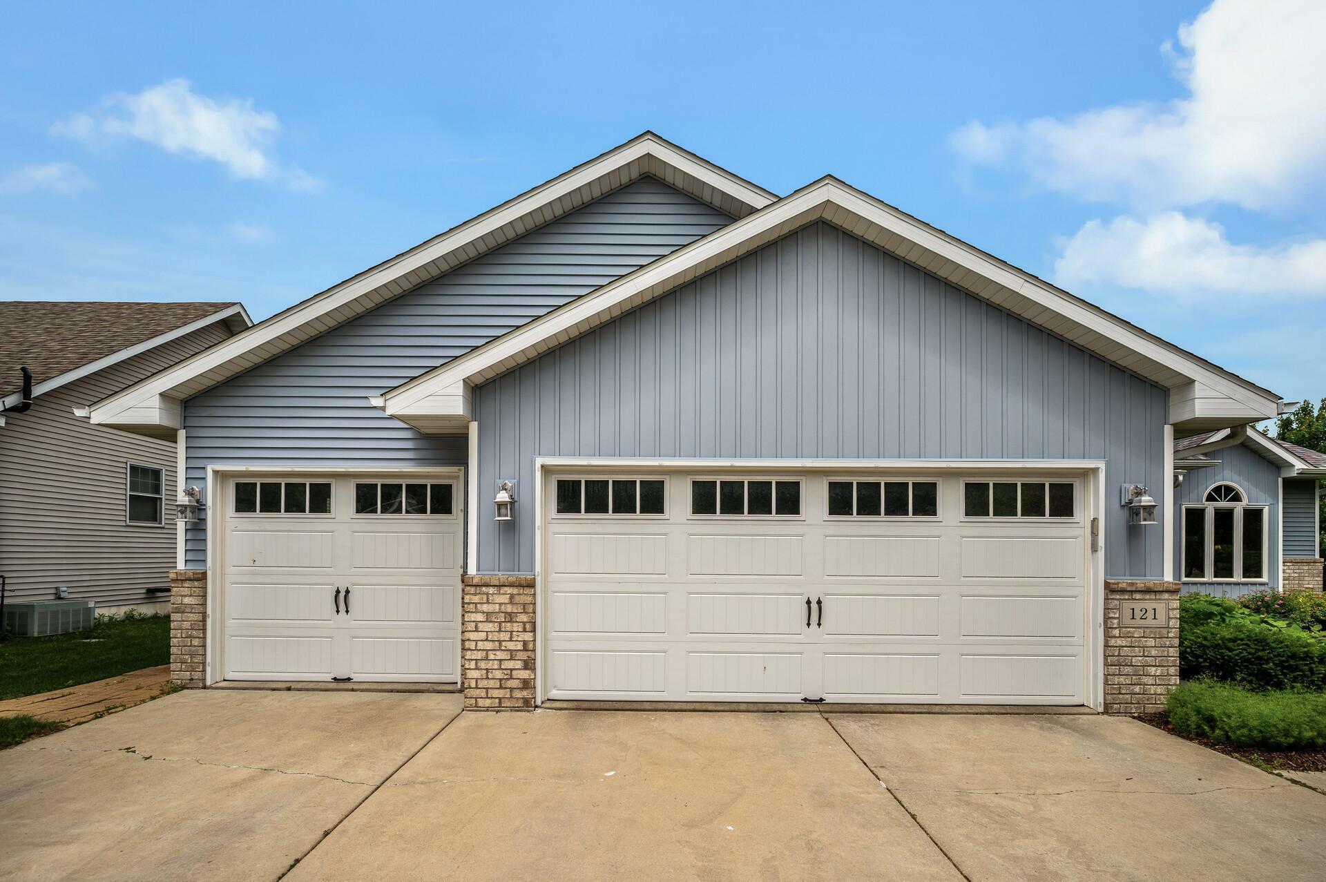 Property Photo: 121 Arbor Street MN 55057