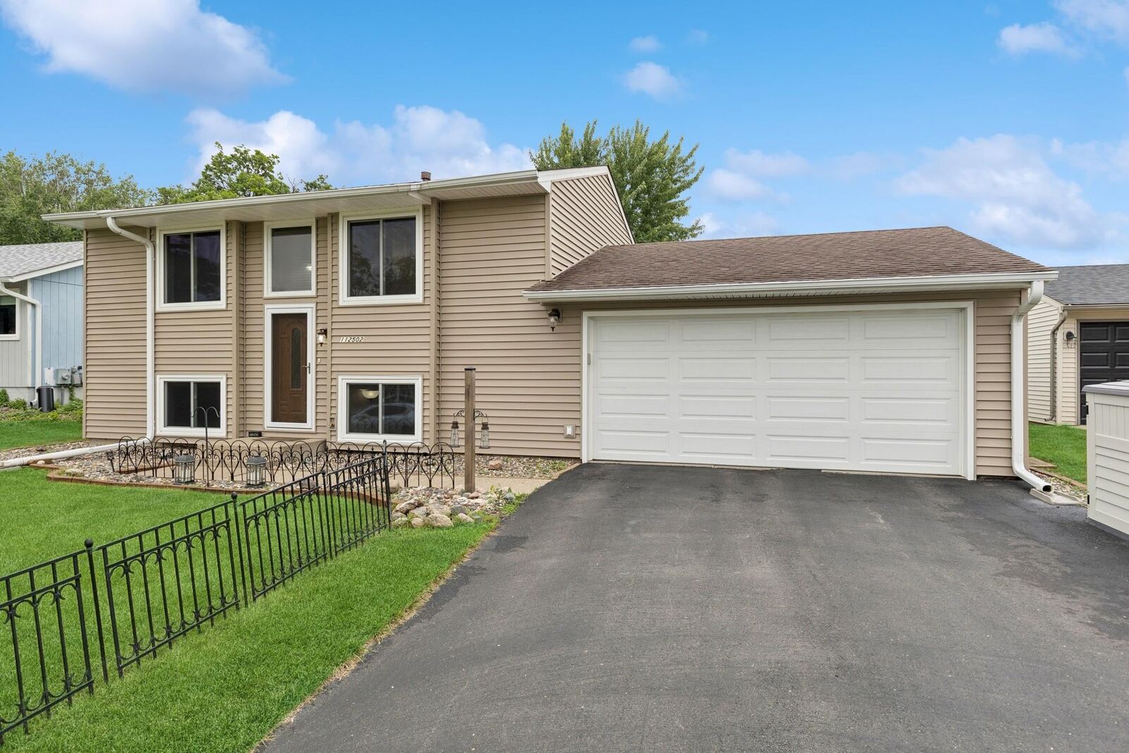 Property Photo: 112502 Washington Lane MN 55318