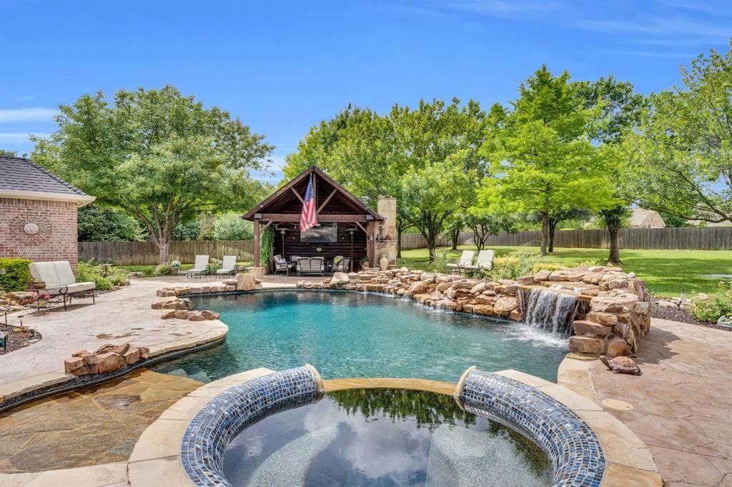 Photo de la propriété:  1857 Plum Creek Drive  TX 76065 