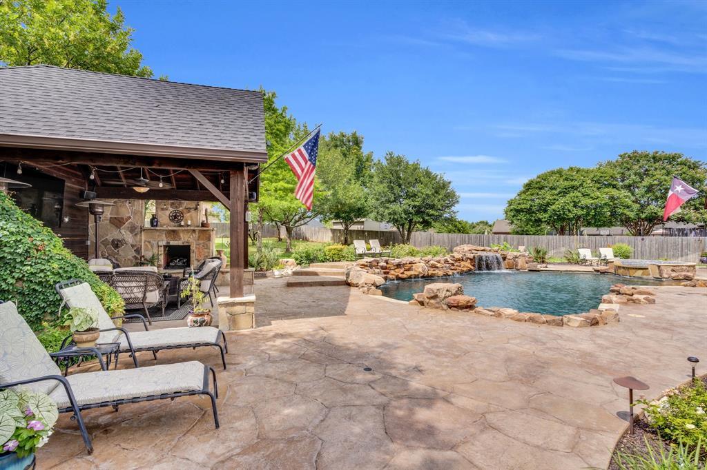 Property Photo: 1857 Plum Creek Drive TX 76065