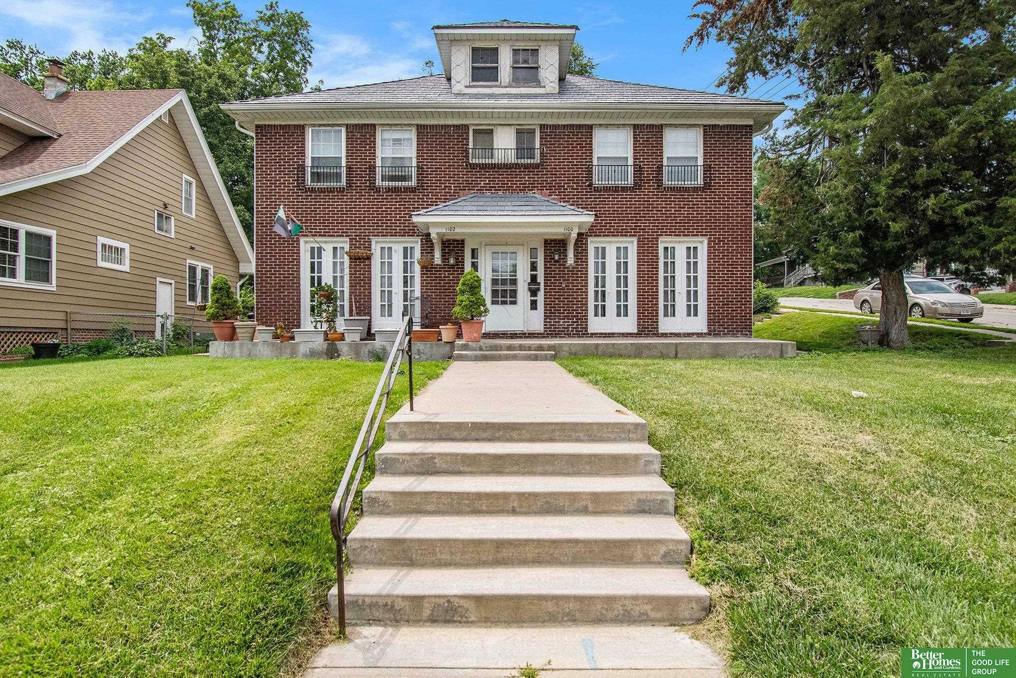 Property Photo: 1100/1102 S 35 Avenue NE 68105