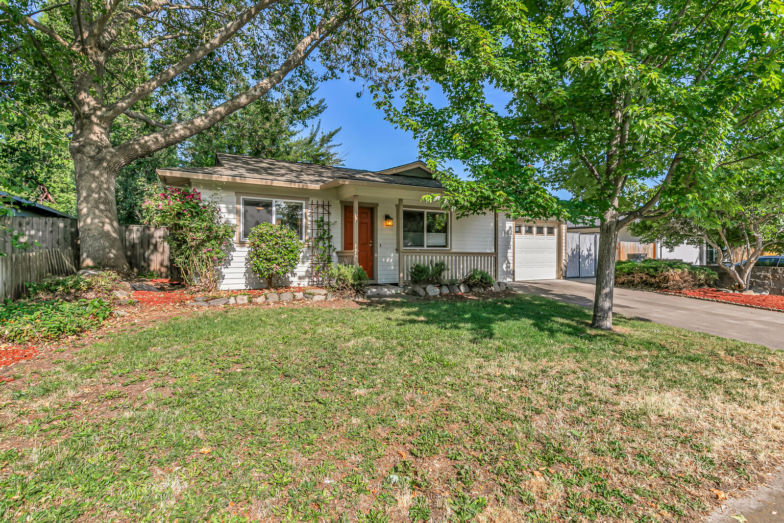 Property Photo: 510 Bell Road OR 97540