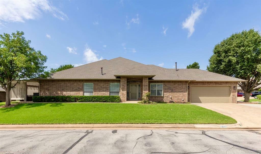 Property Photo: 1800 NW 161st Place OK 73013