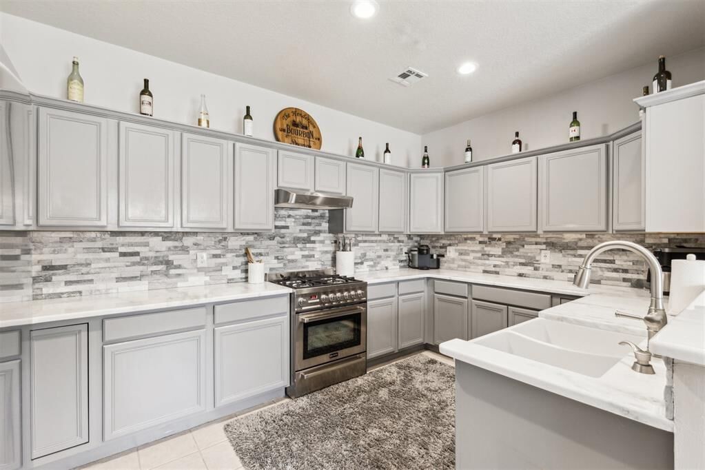 Property Photo:  1800 NW 161st Place  OK 73013 