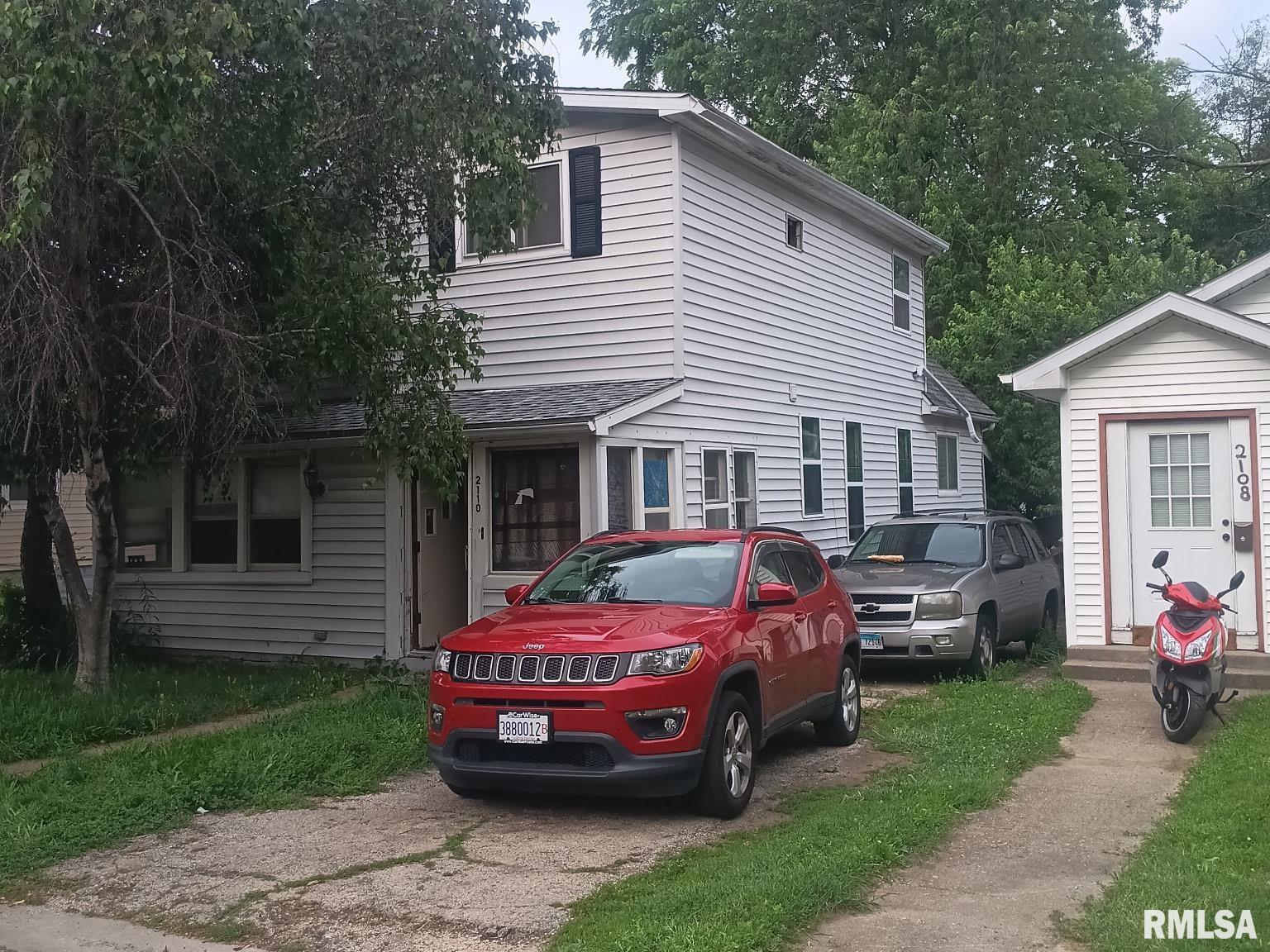 Property Photo: 2110 N Underhill Street IL 61606