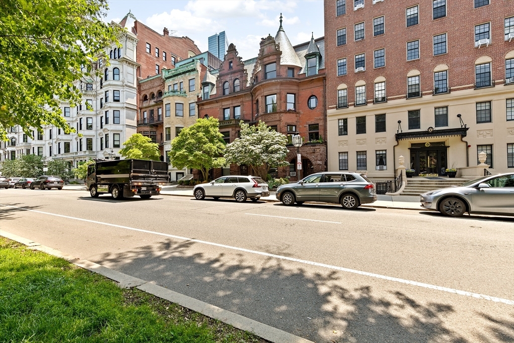 Property Photo: 178 Commonwealth Ave 8 MA 02116