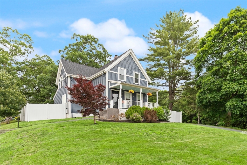 Property Photo: 5 Myrtle St MA 02062
