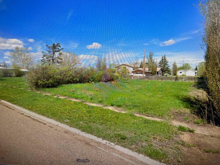 Property Photo: 142 1 Avenue W AB T0J 0T0