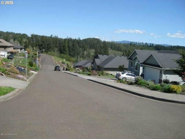 Property Photo: 1880 SE 3rd St OR 97103