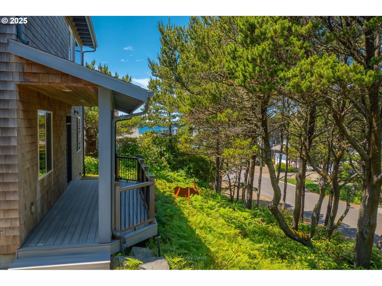 Property Photo: 8985 Chinook Ln OR 97130