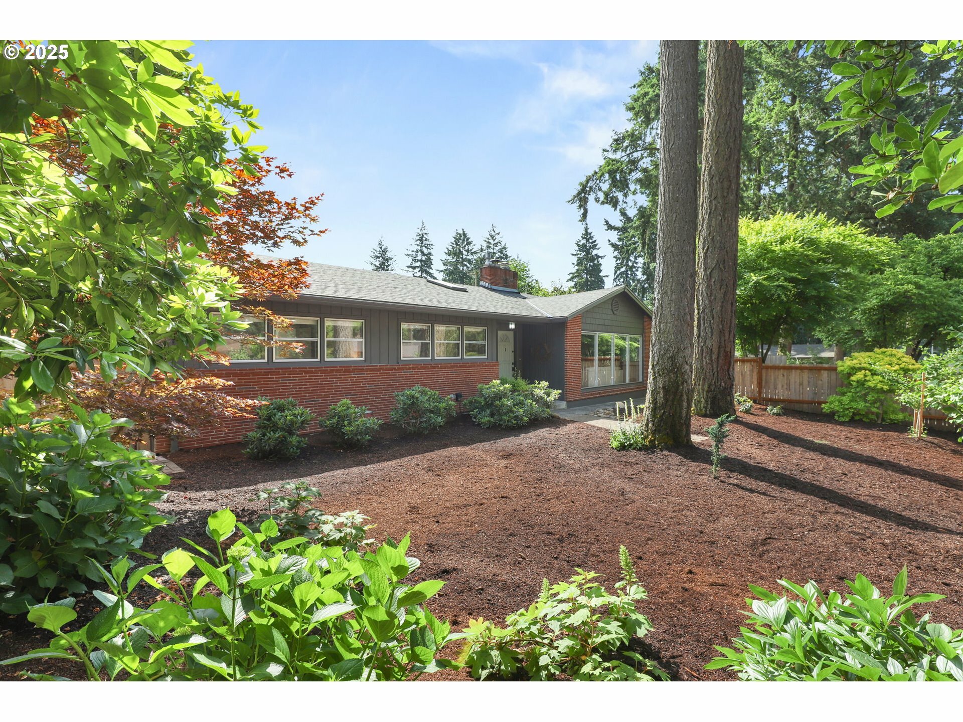 Property Photo:  819 SE 98th Ave  WA 98664 