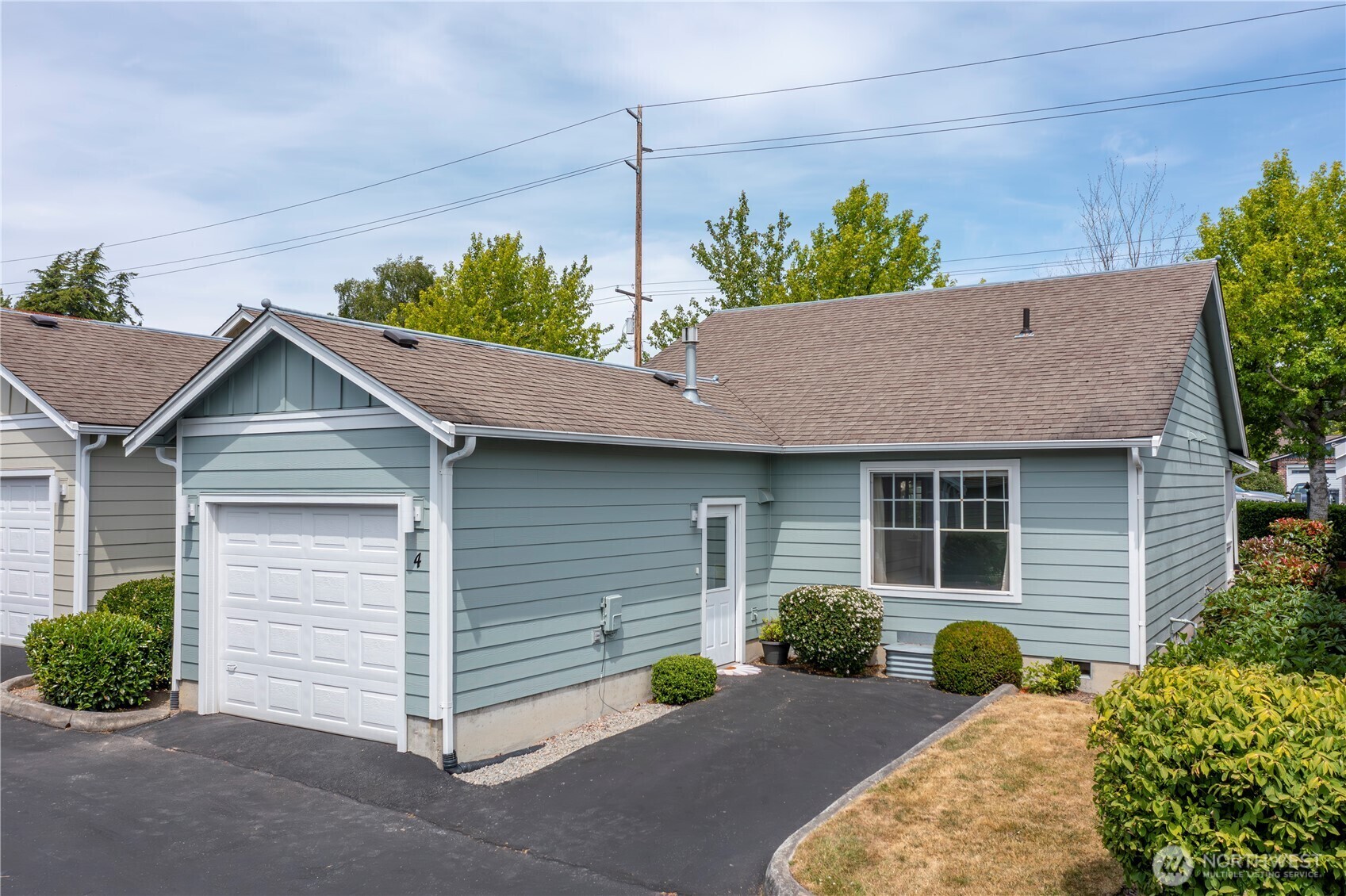 Property Photo: 161 W Whidbey Avenue 4 WA 98277