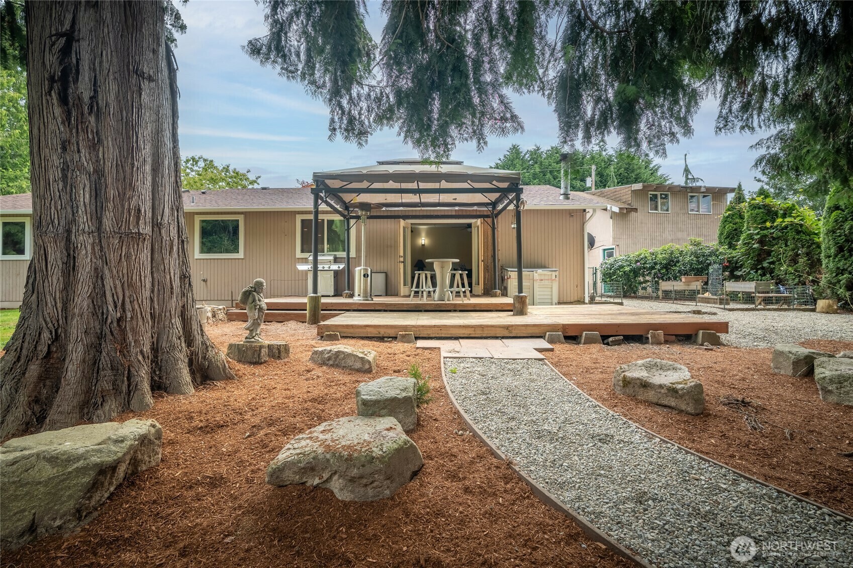 Property Photo: 118 W Winesap Road WA 98012