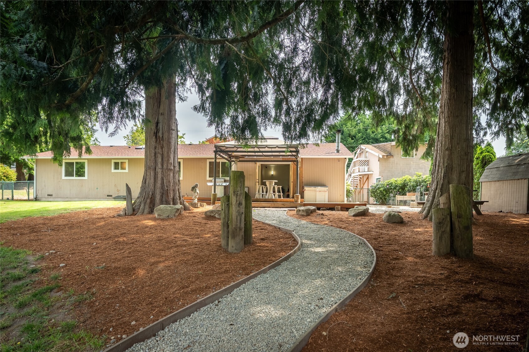 Property Photo: 118 W Winesap Road WA 98012