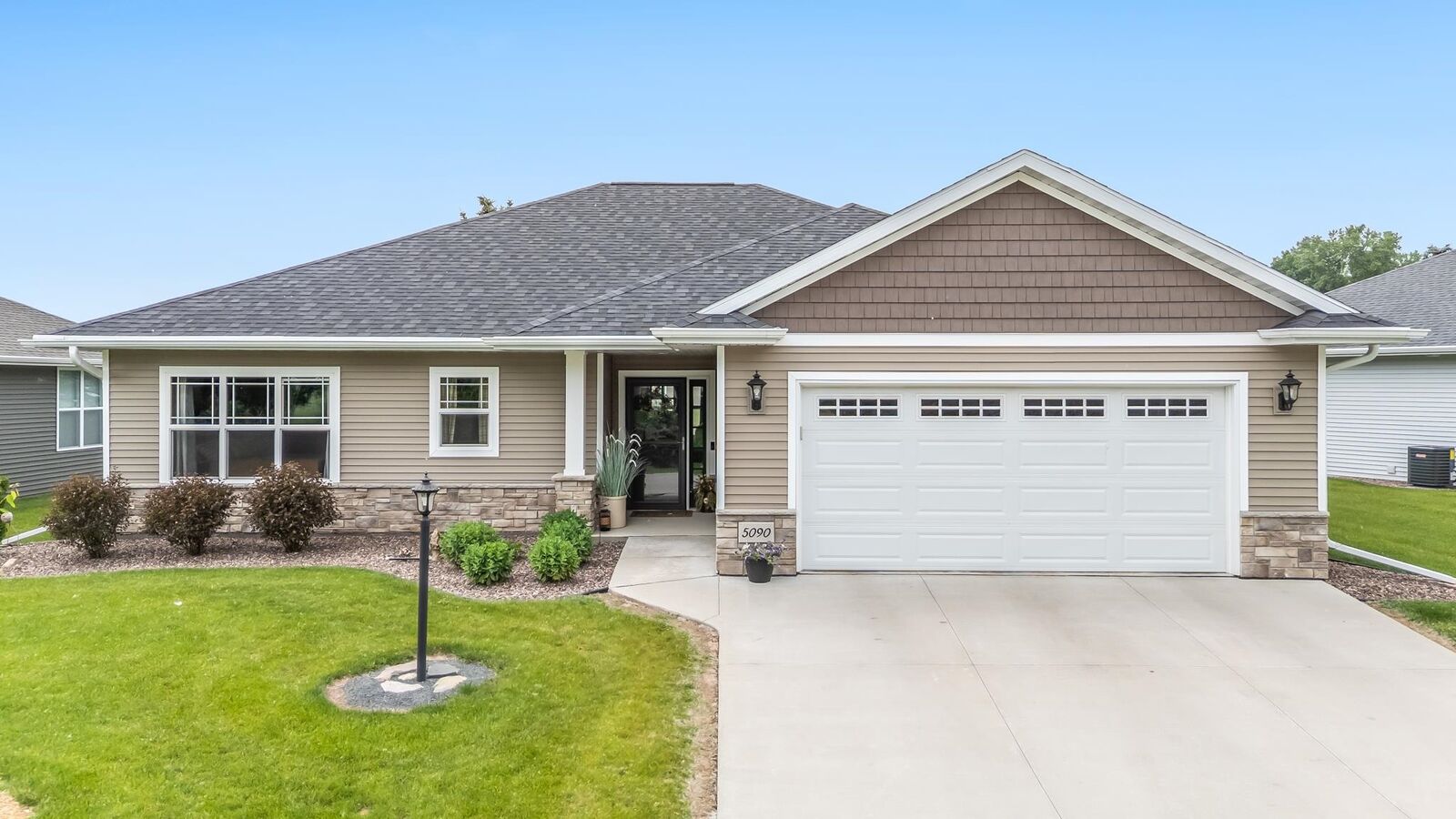 Property Photo:  5090 N Milkweed Trail  WI 54913-2404 