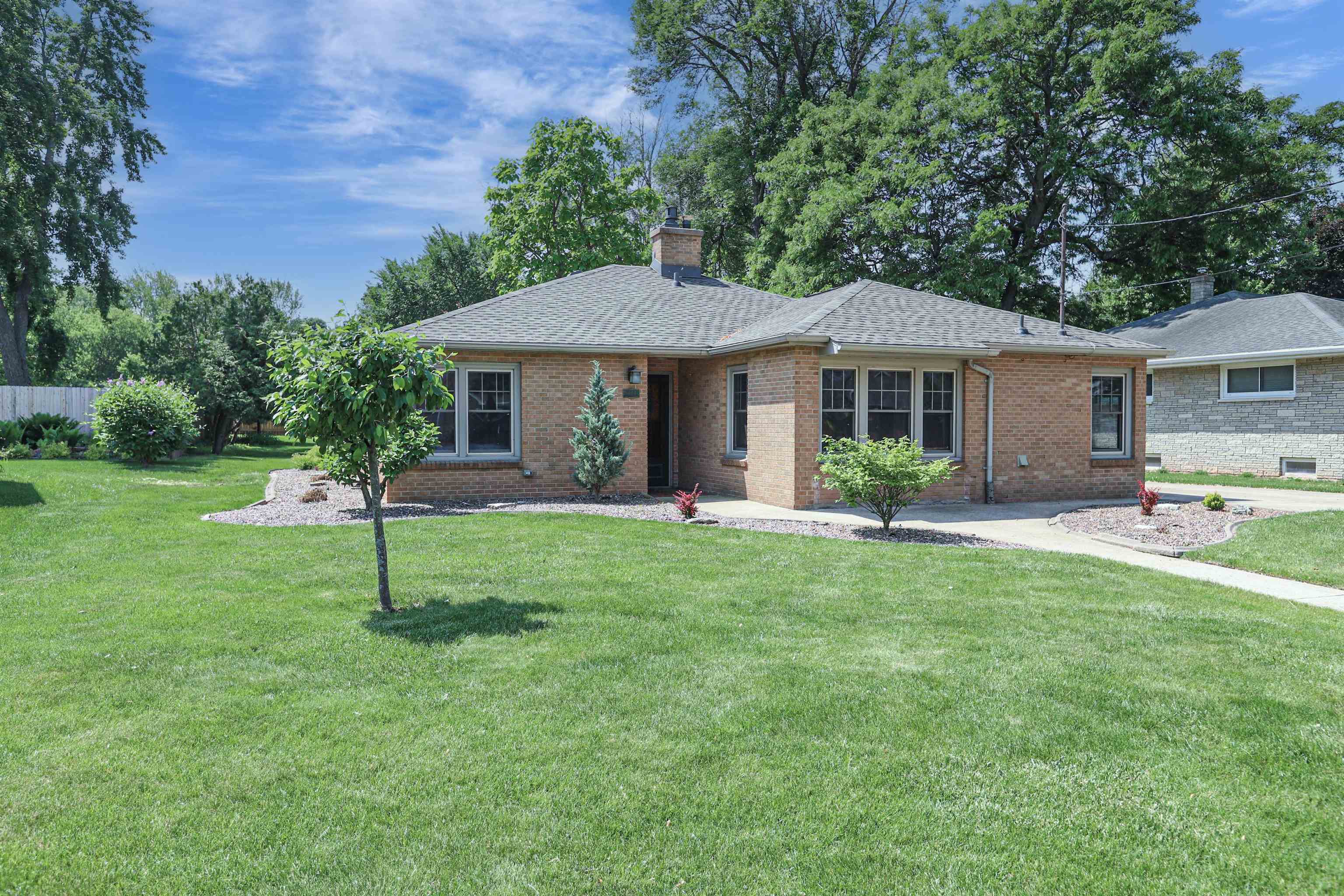 721 Keyes Street  Menasha WI 54952 photo