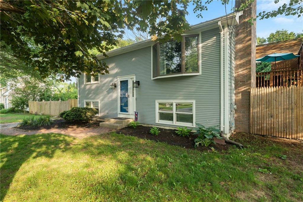 11 Burr Avenue  Barrington RI 02806 photo