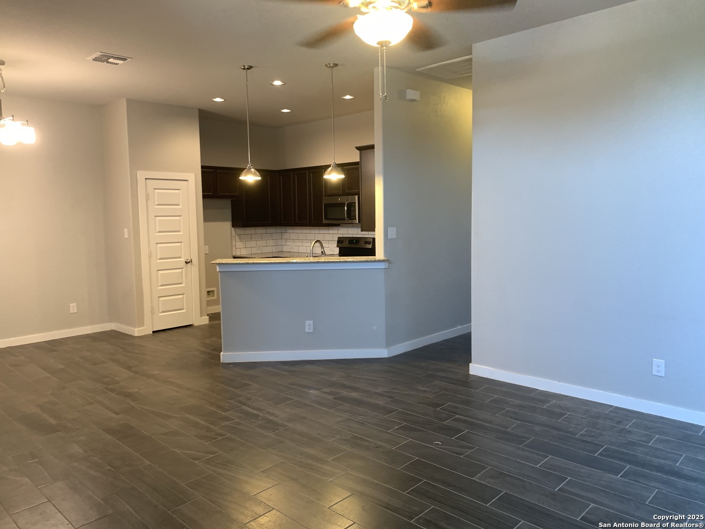 Property Photo: 375 Creekside Curve TX 78130