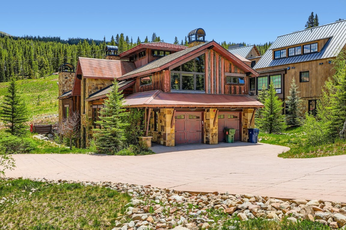 Property Photo: 560 Beeler Place CO 80443