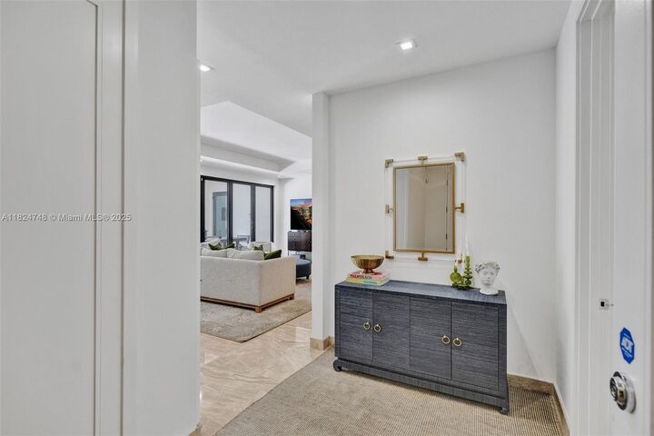 Property Photo: 718 Valencia Ave 204 FL 33134