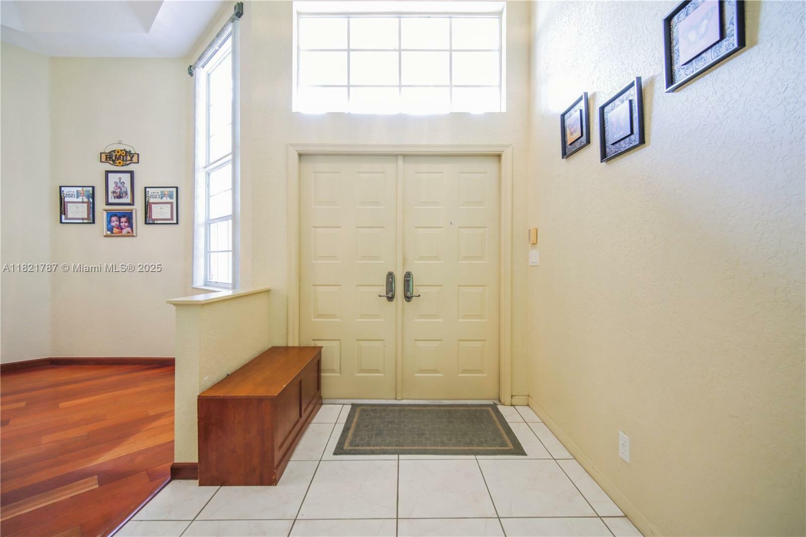Property Photo: 12620 Countryside Ter FL 33330