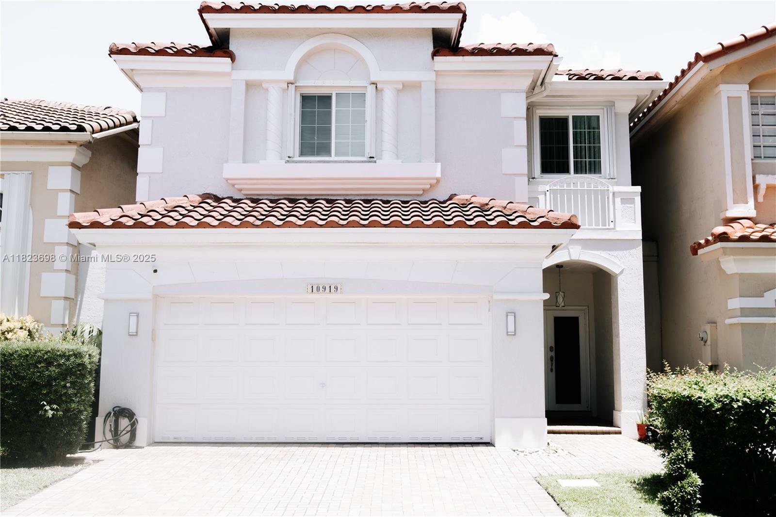 10919 NW 67th Ter  Doral FL 33178 photo