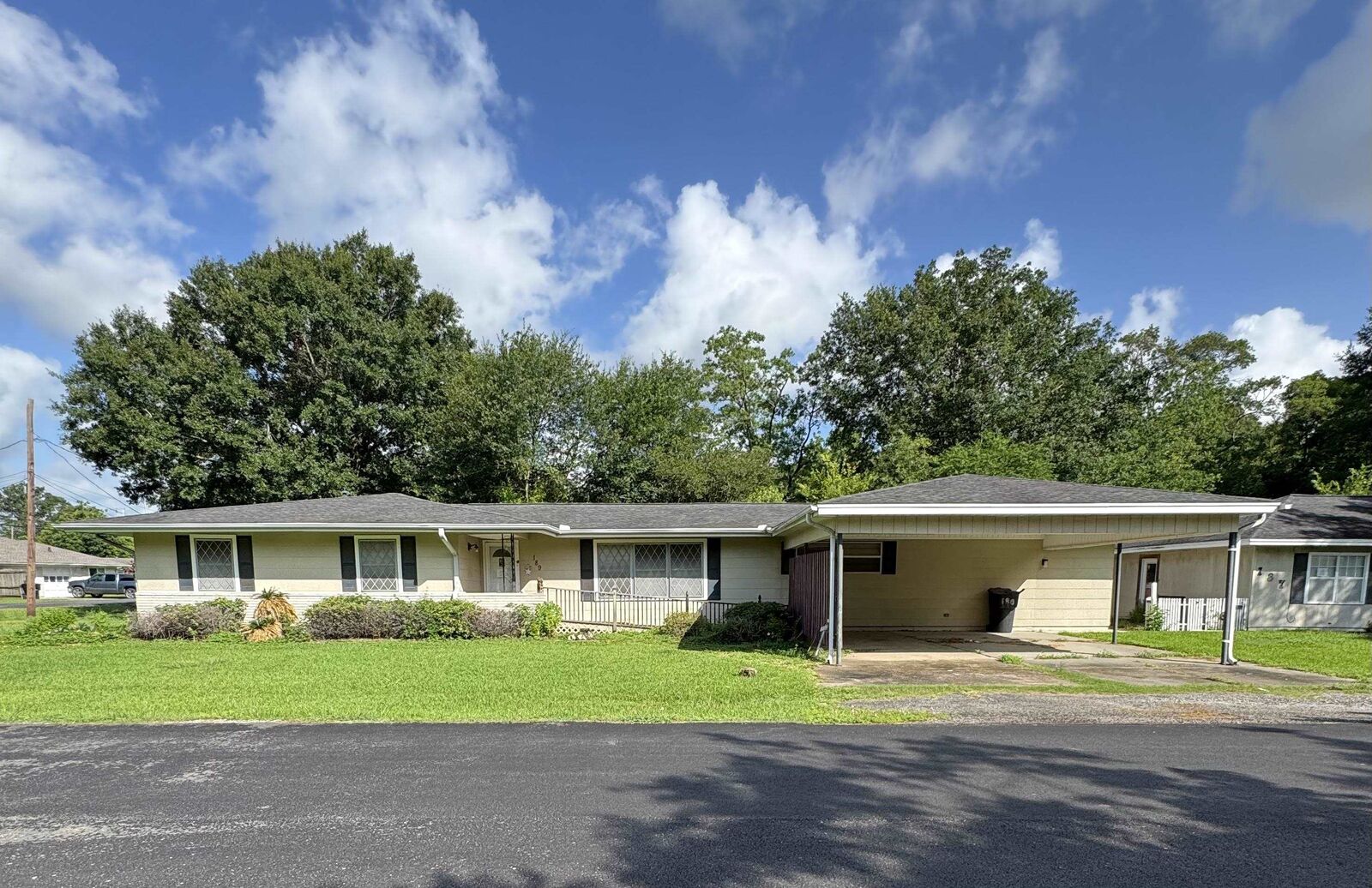 Property Photo:  189 Hilldale Dr.  TX 77627 
