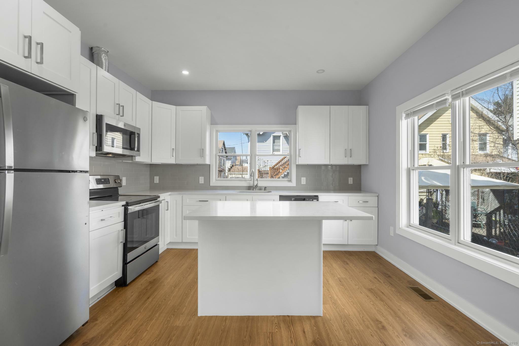 Property Photo: 195 Arctic Street CT 06608