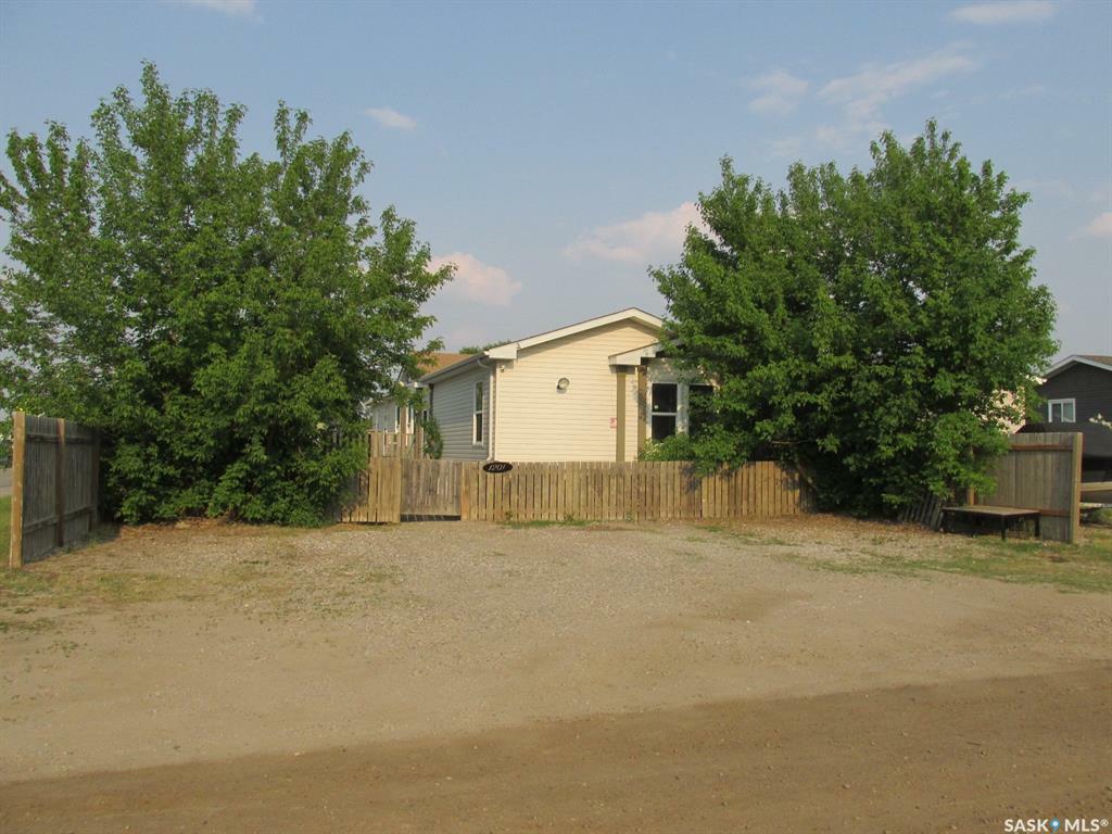 Property Photo: 1201 3rd Street W SK S0E 1E0