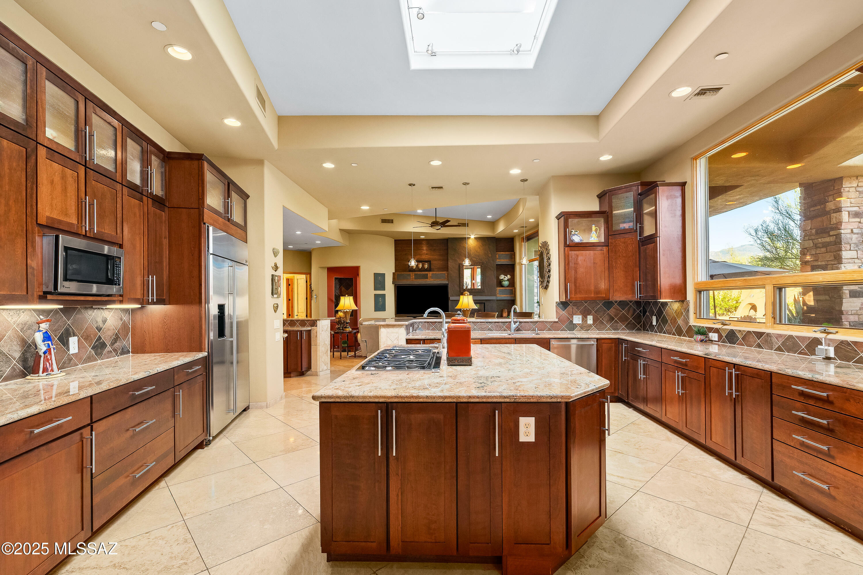 Property Photo: 545 E Thunderstorm Place AZ 85755