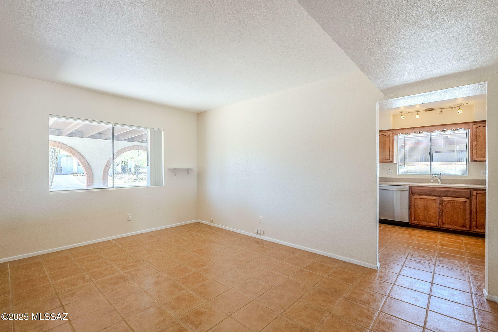 Property Photo: 2366 N Camino Mateo AZ 85745