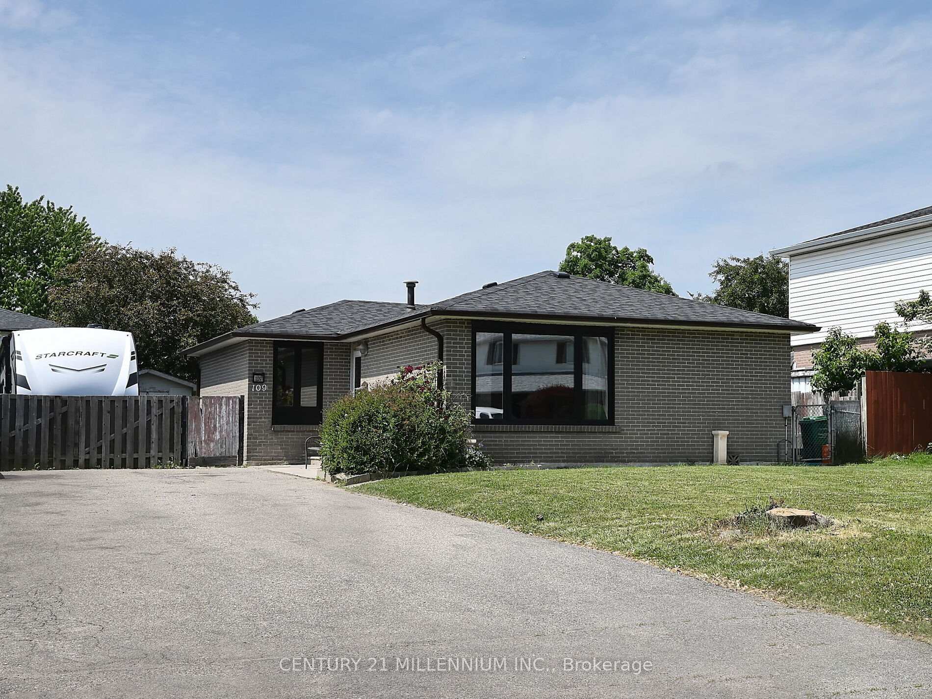 109 Folkstone Crescent  Brampton ON L6T 3M6 photo