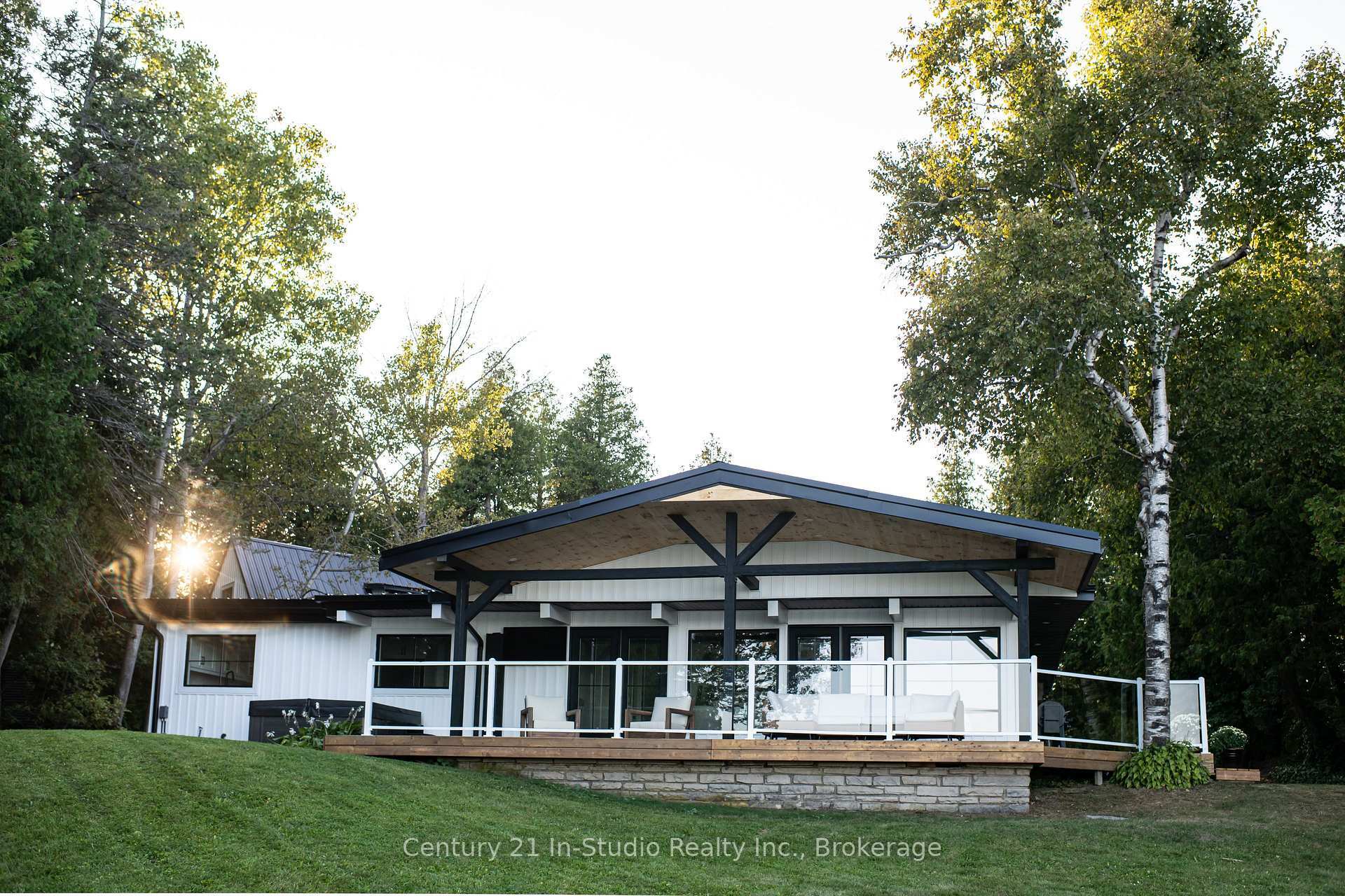 Property Photo: 193 Tamarac Road ON N0H 1W0