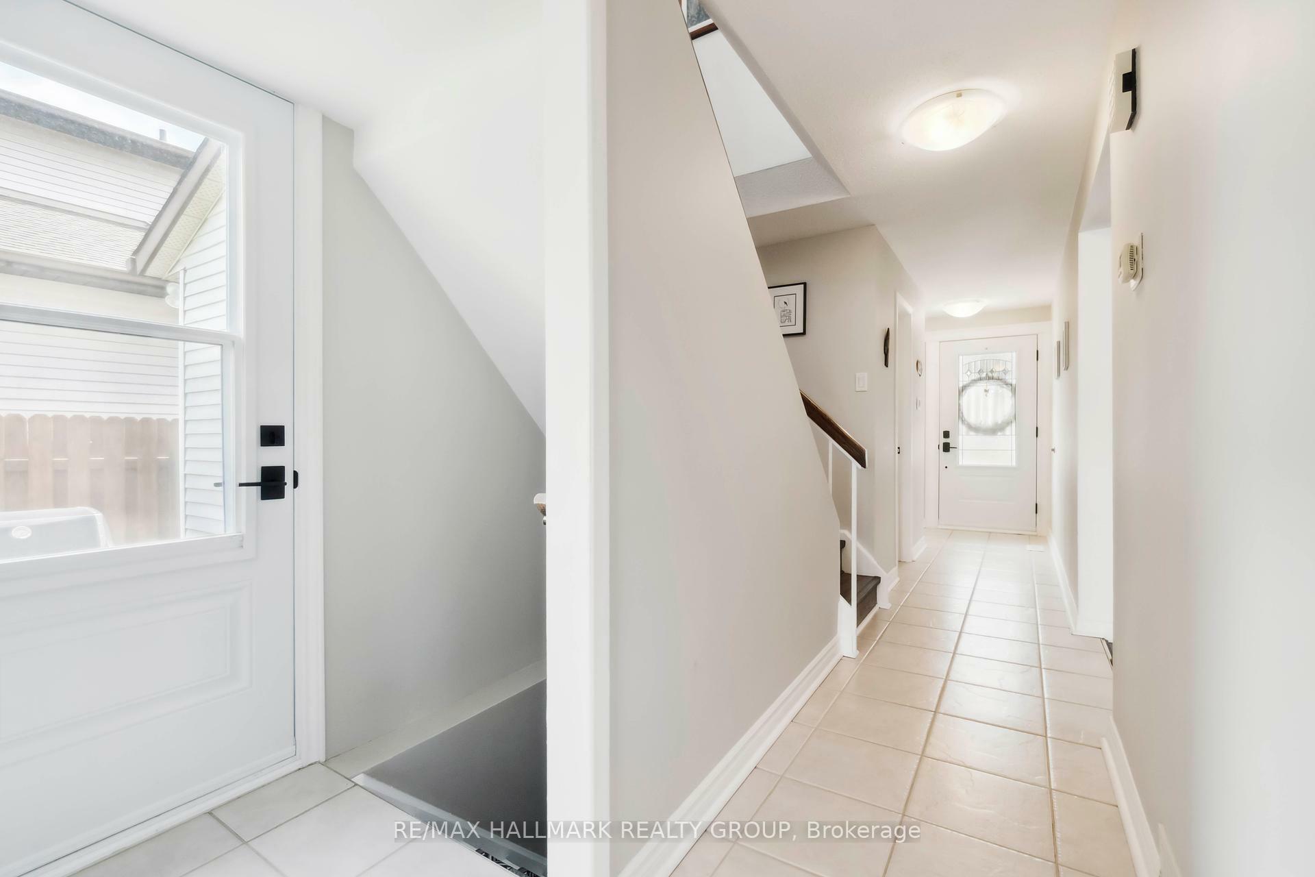 Property Photo:  1795 Prestwick Drive  ON K1E 2R7 