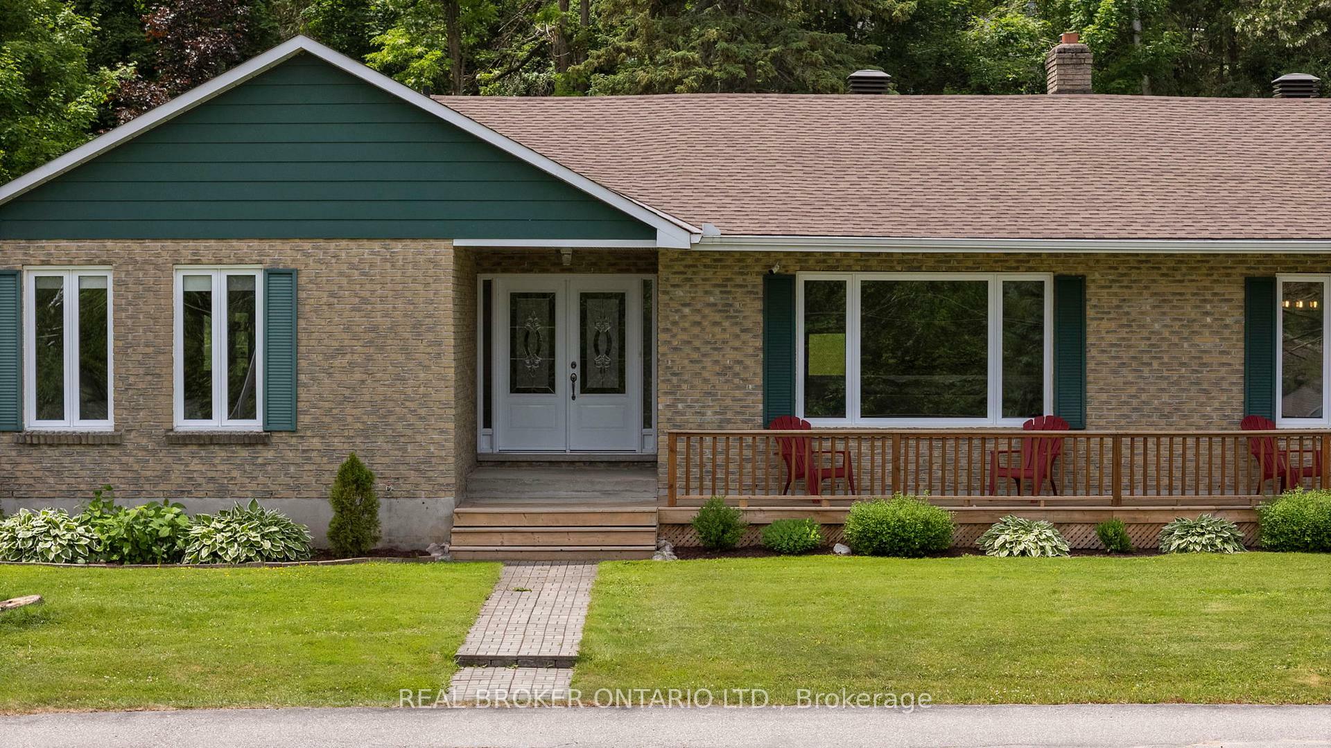 Property Photo:  32 Old Scotia Place  ON L3V 6H2 