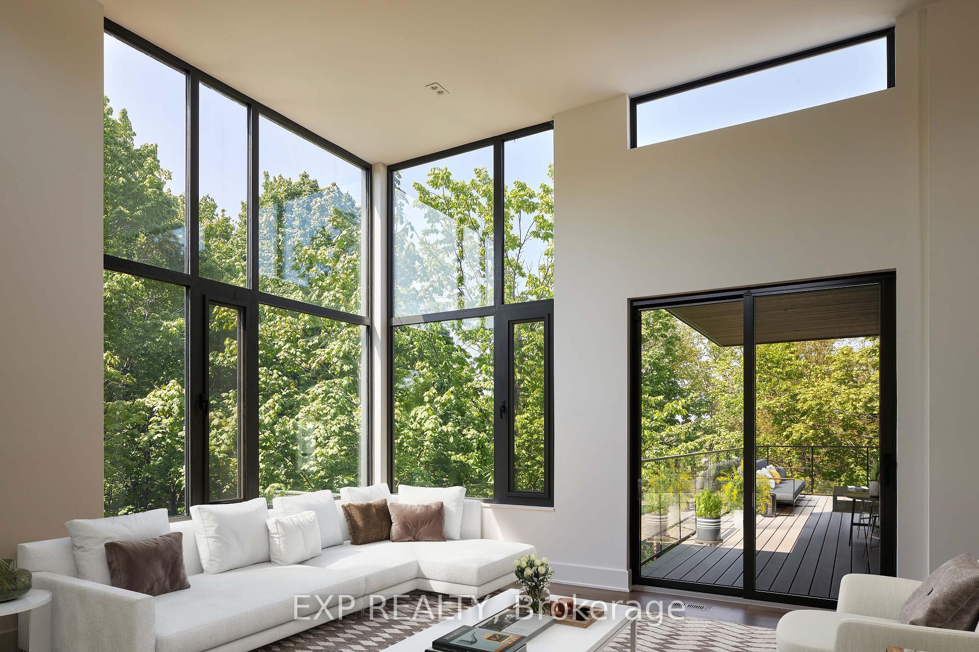 Property Photo: 32 Clovelly Road ON K1J 6M2