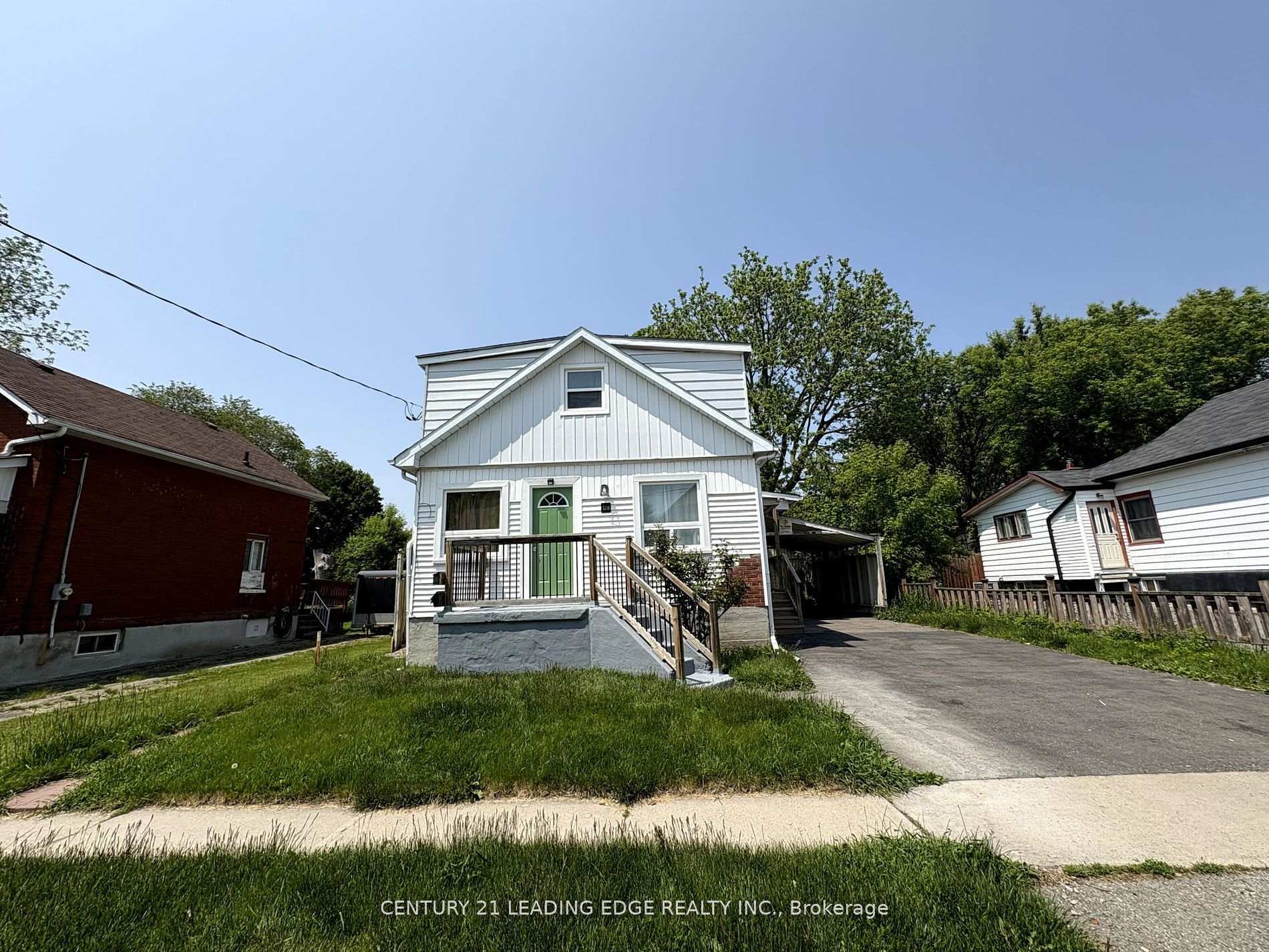 Photo de la propriété: 128 Summer Street ON L1H 2K9