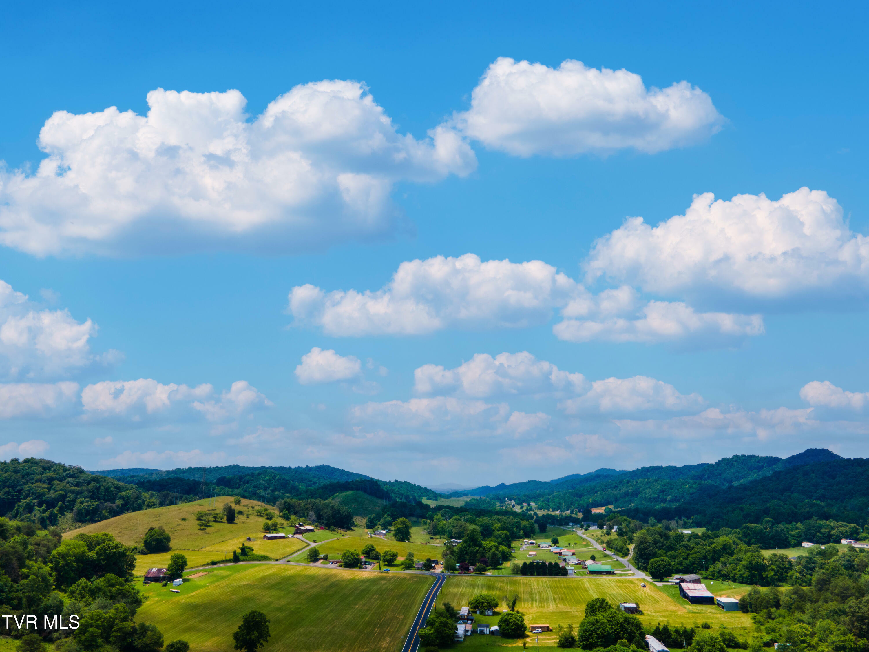 Property Photo: 592 Melinda Ferry Road TN 37857