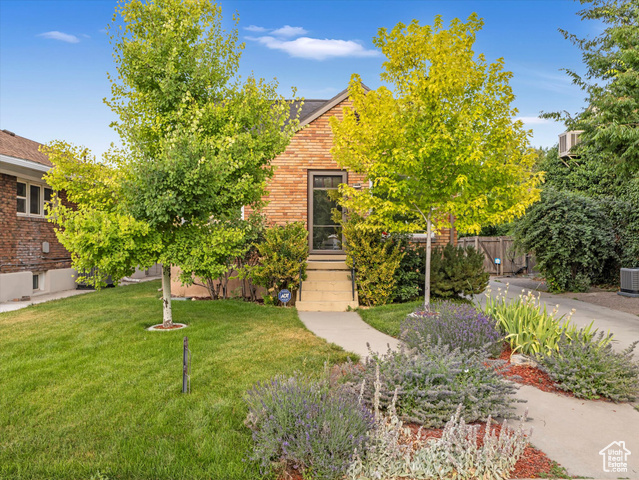 Property Photo: 1117 S 400 E UT 84111