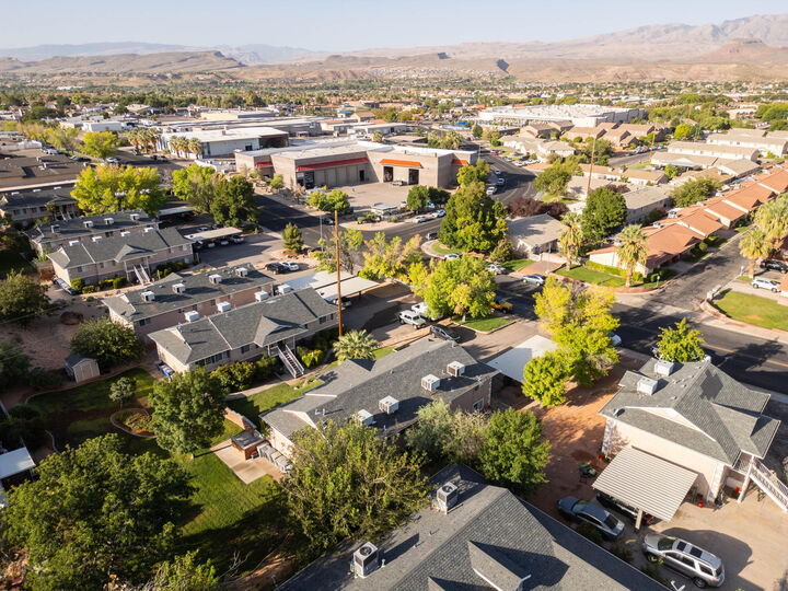 Property Photo:  1074 N 1400 W  UT 84770 