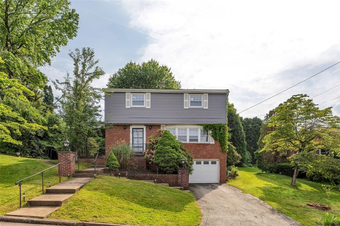 Property Photo:  134 Franklin Dr  PA 15601 