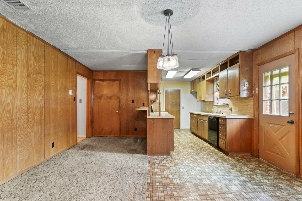 Property Photo: 209 E Rector Street TX 78653