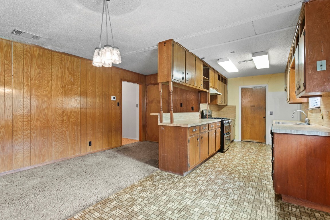 Property Photo: 209 E Rector Street TX 78653
