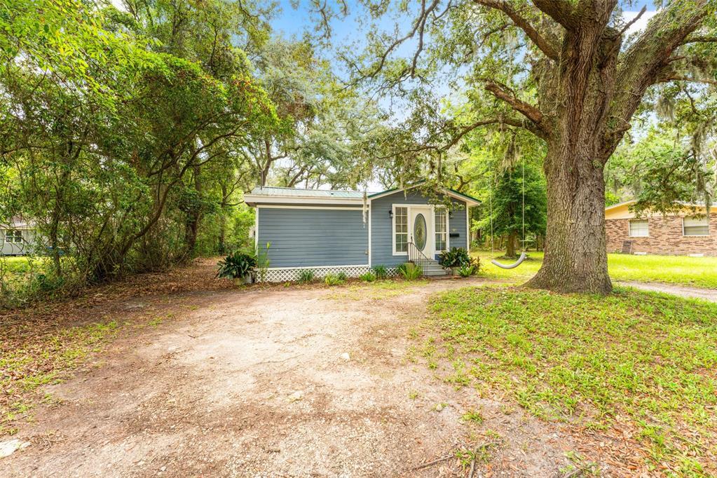 Property Photo: 610 Division Street FL 32034