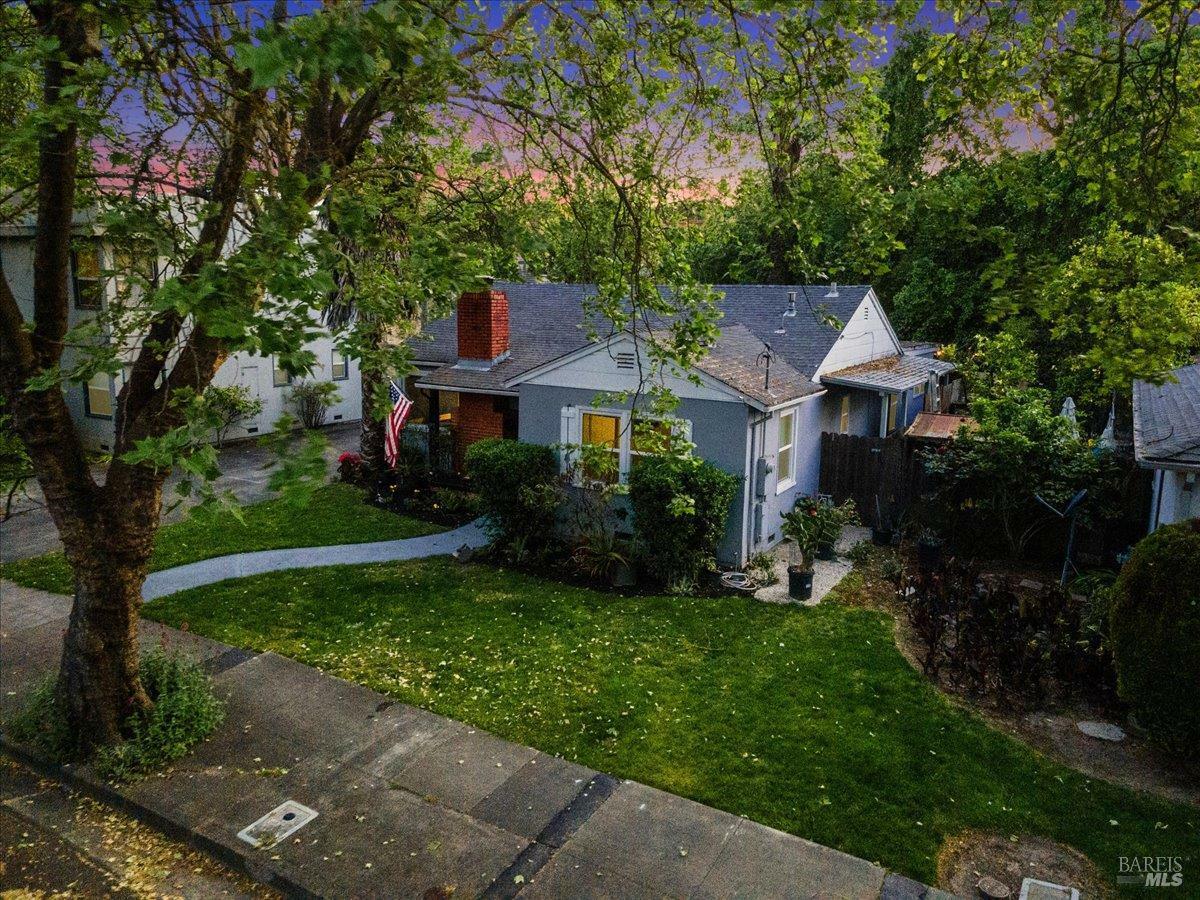 Property Photo:  831 Washington Street  CA 95401 