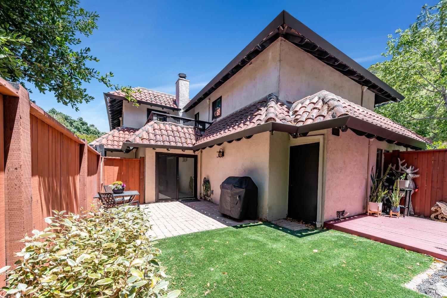 Property Photo:  74 Grande Paseo  CA 94903 