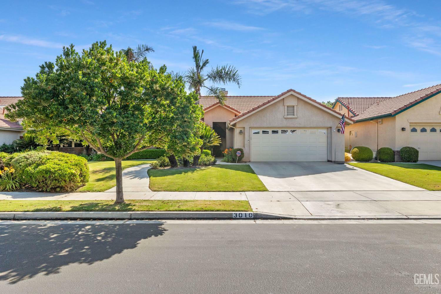 Property Photo: 3010 Tea Rose Street CA 93311